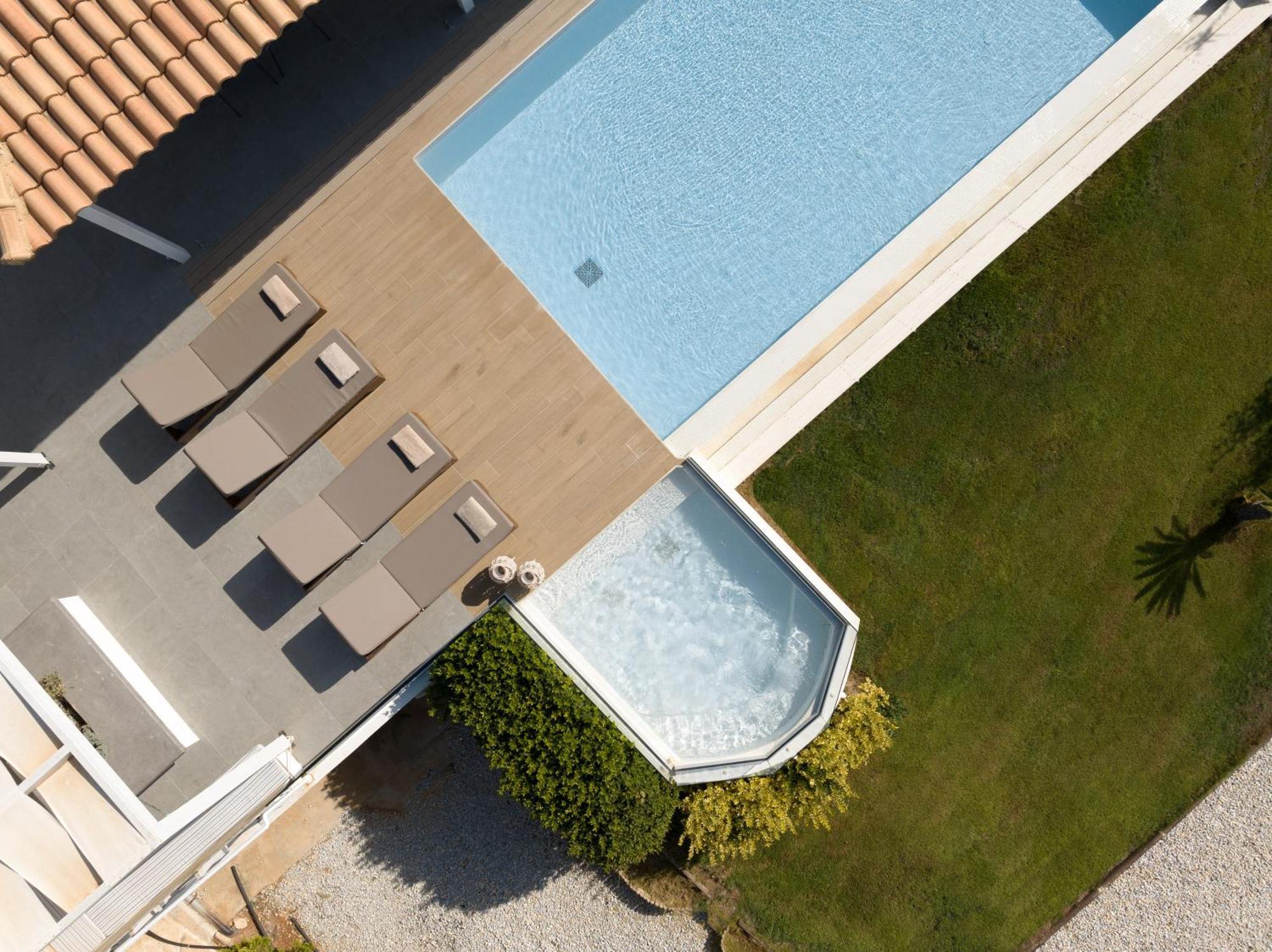 Alba Bianca Villa, Family Retreat With Heated Pool By Thinkvilla Khersónisos Eksteriør bilde