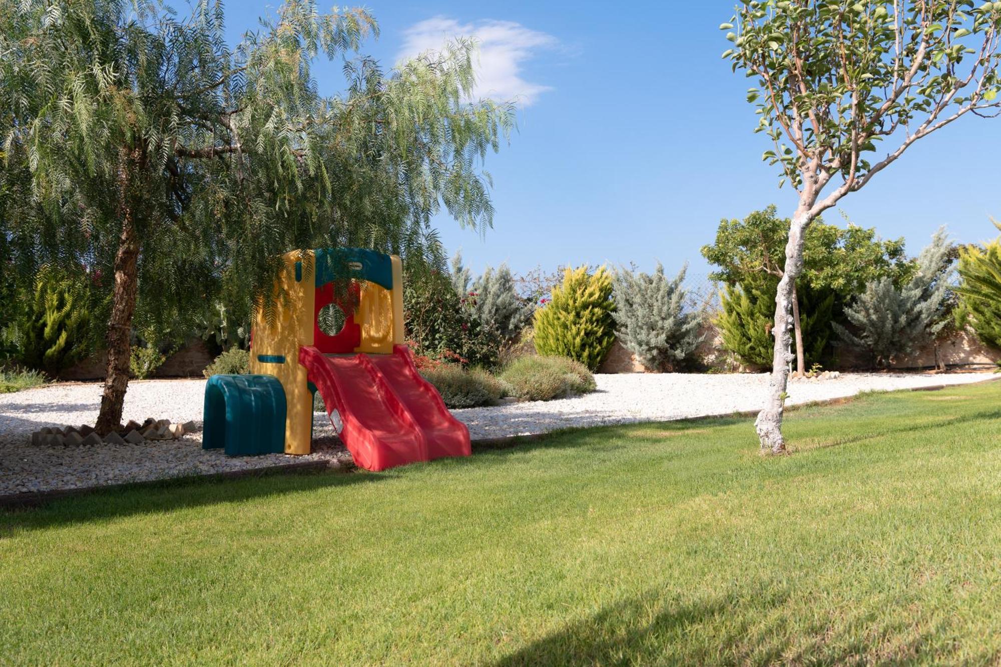 Alba Bianca Villa, Family Retreat With Heated Pool By Thinkvilla Khersónisos Eksteriør bilde