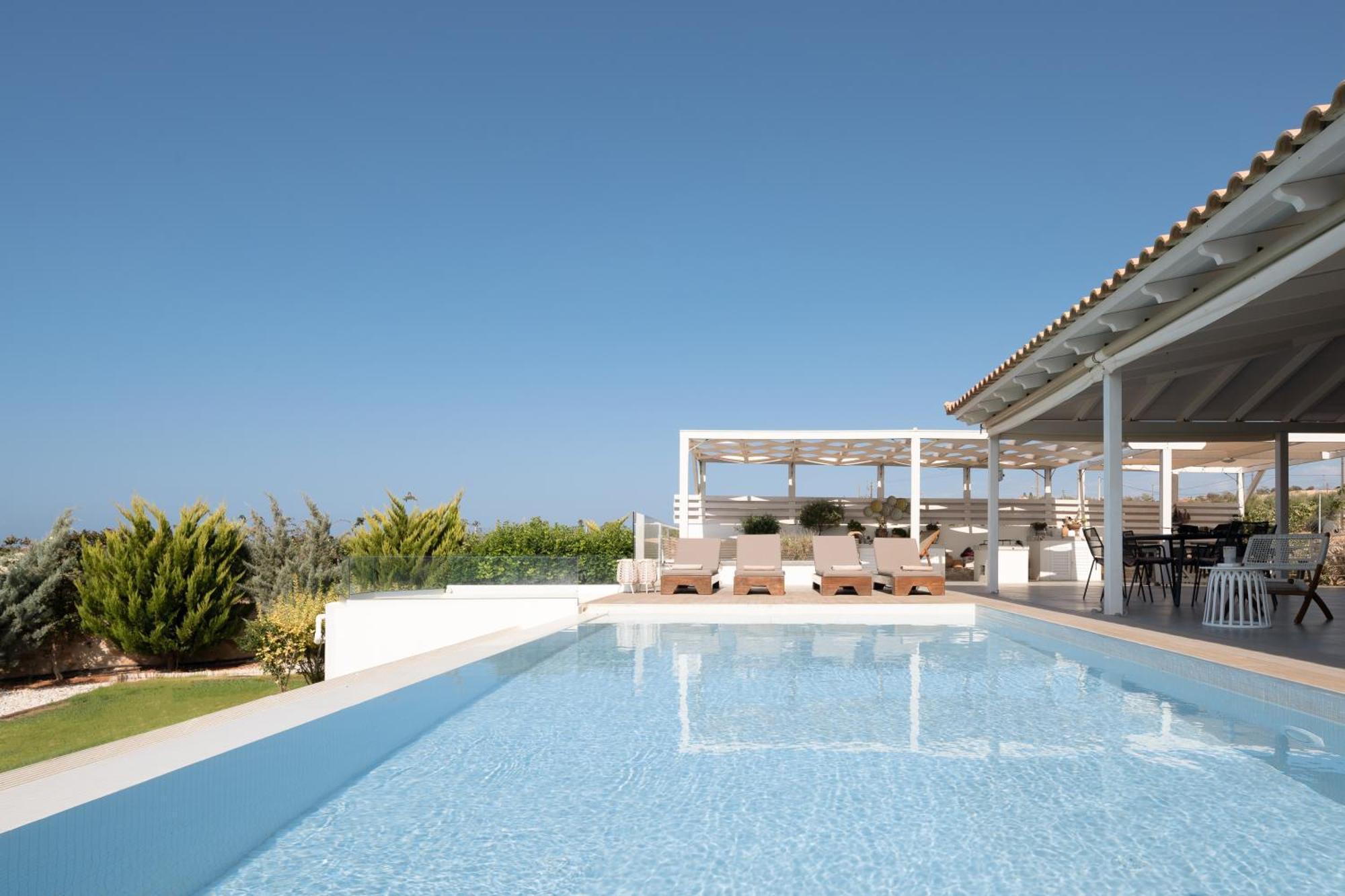Alba Bianca Villa, Family Retreat With Heated Pool By Thinkvilla Khersónisos Eksteriør bilde