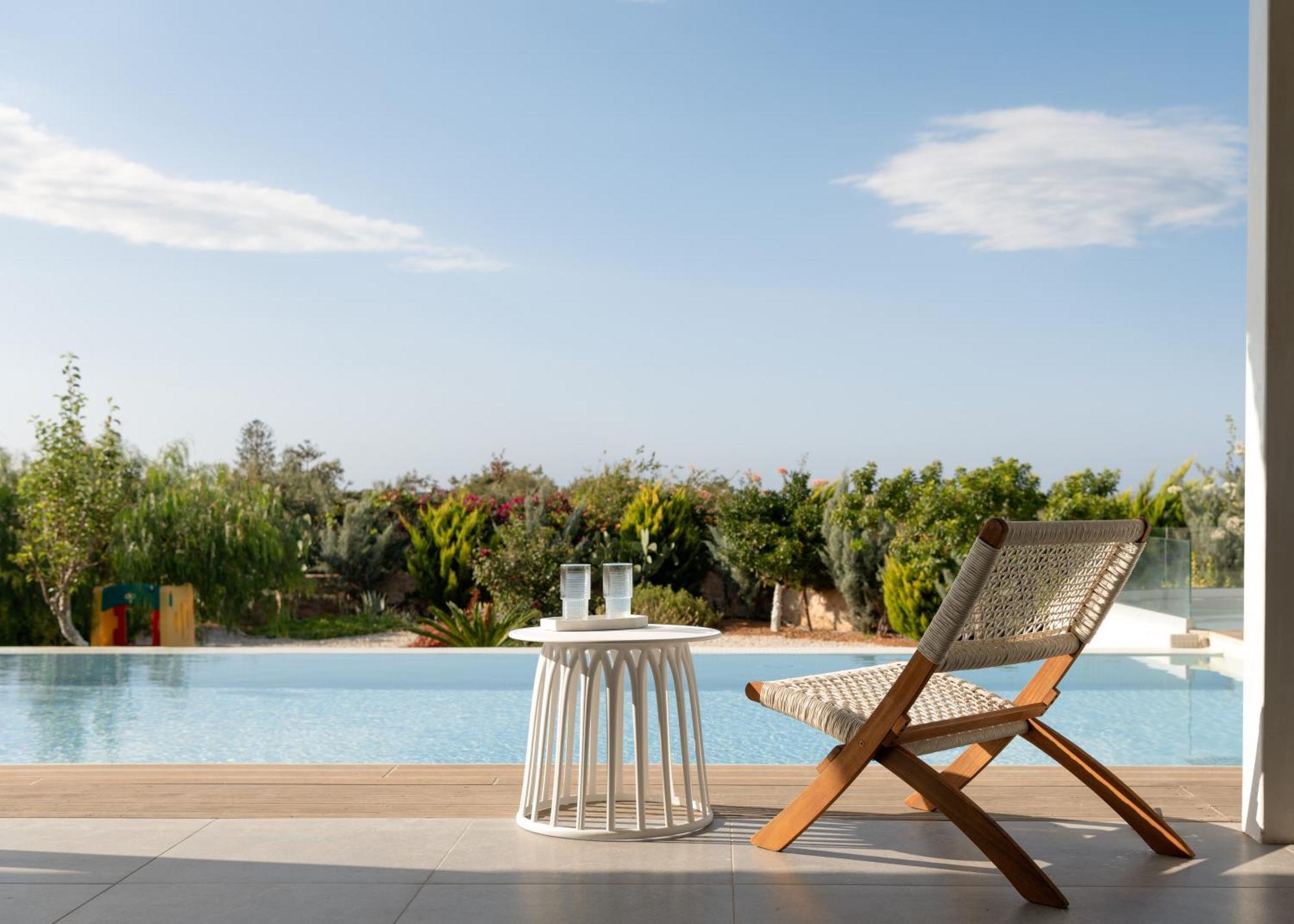 Alba Bianca Villa, Family Retreat With Heated Pool By Thinkvilla Khersónisos Eksteriør bilde