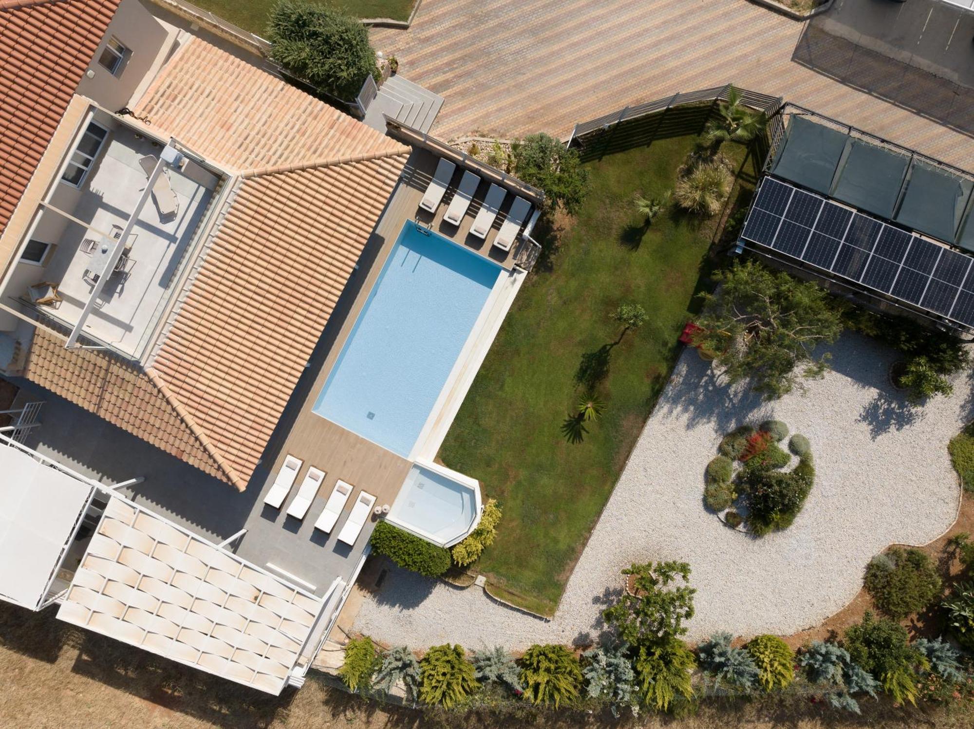 Alba Bianca Villa, Family Retreat With Heated Pool By Thinkvilla Khersónisos Eksteriør bilde